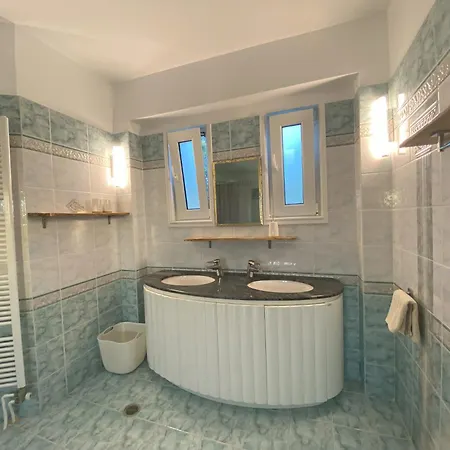 Eos Villa Kalavárda